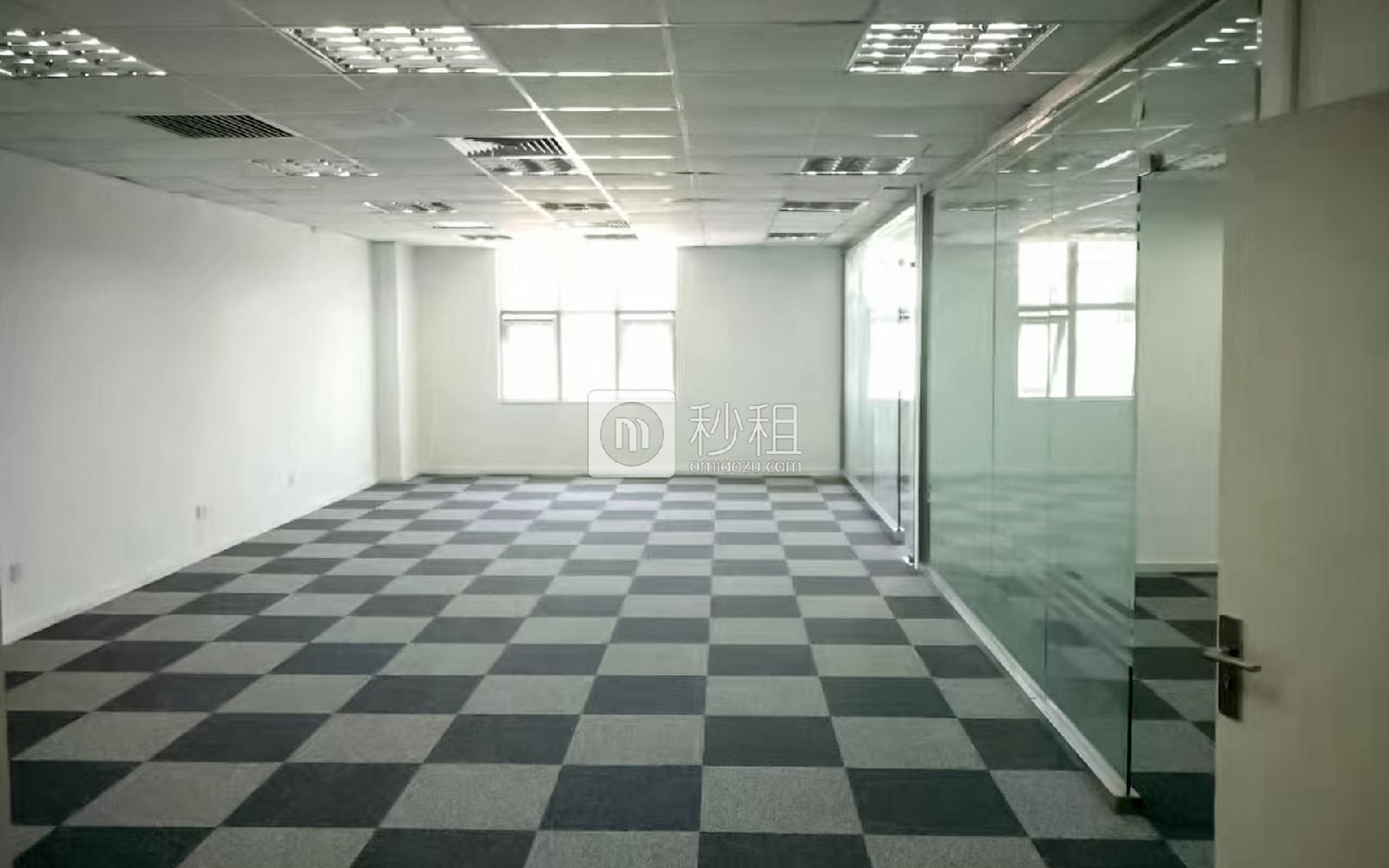 华业国际中心写字楼出租338平米简装办公室4.5元/m²/天