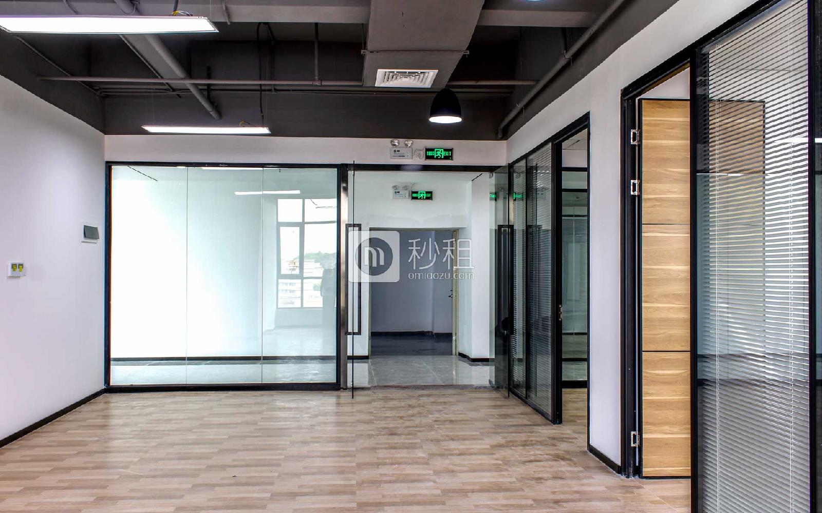 众创产业园写字楼出租110平米精装办公室80元/m².月