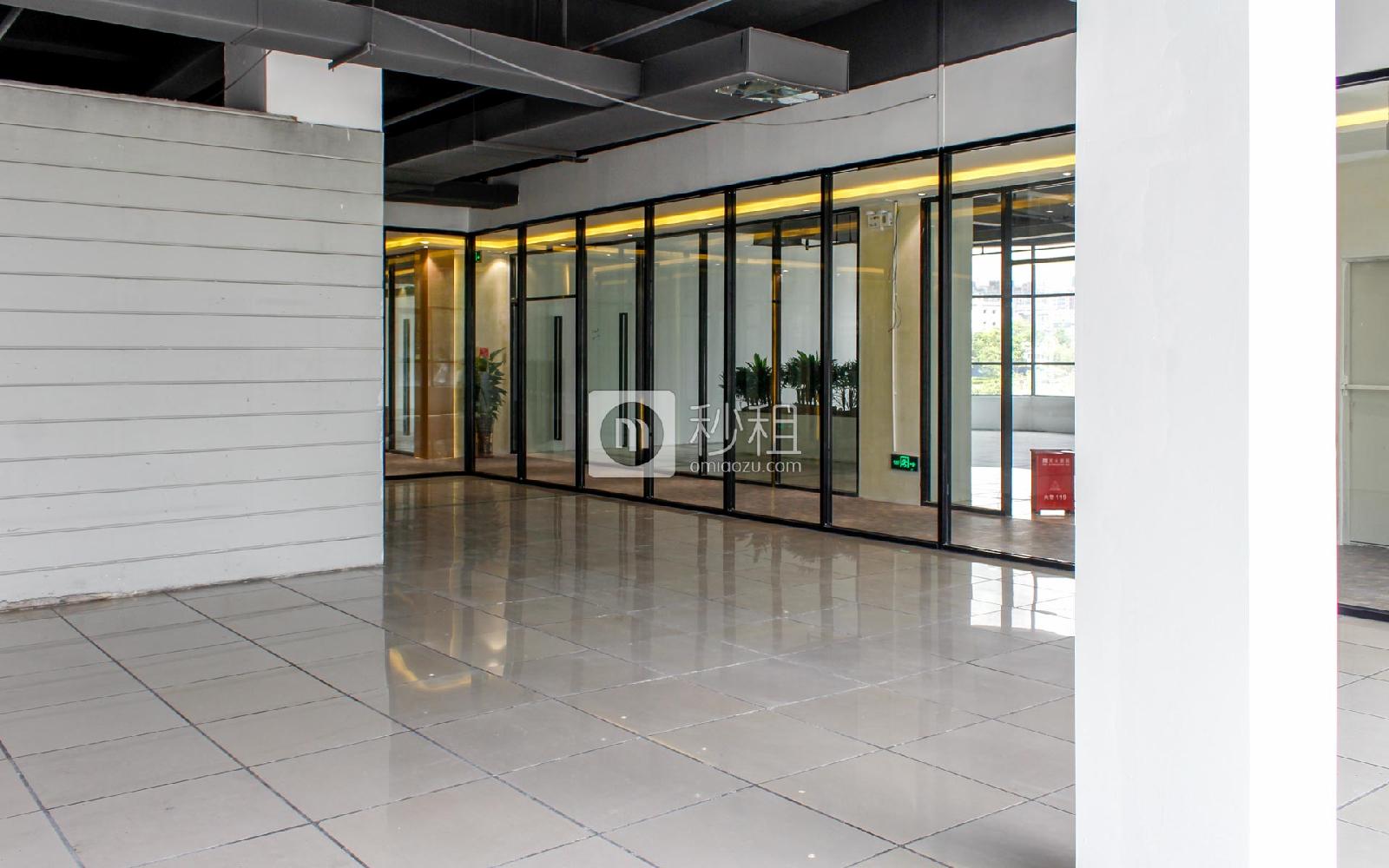 云族•创客中心写字楼出租135平米简装办公室85元/m².月