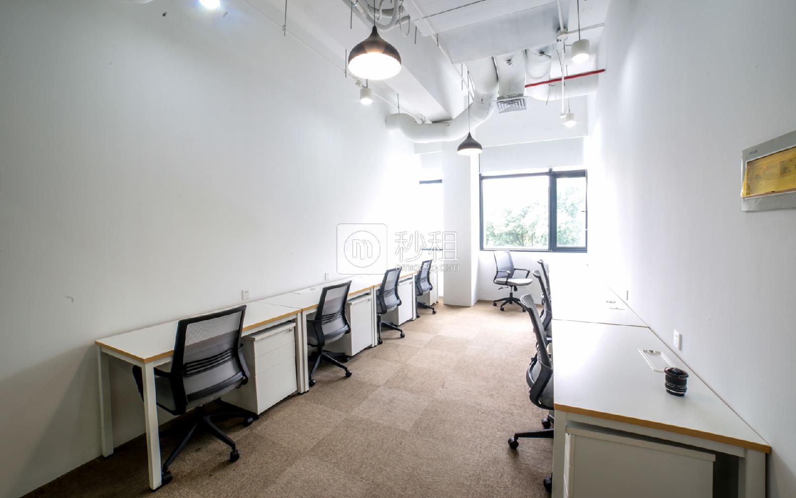 WE+酷窝-远中产业园写字楼出租50平米精装办公室13000元/间.月