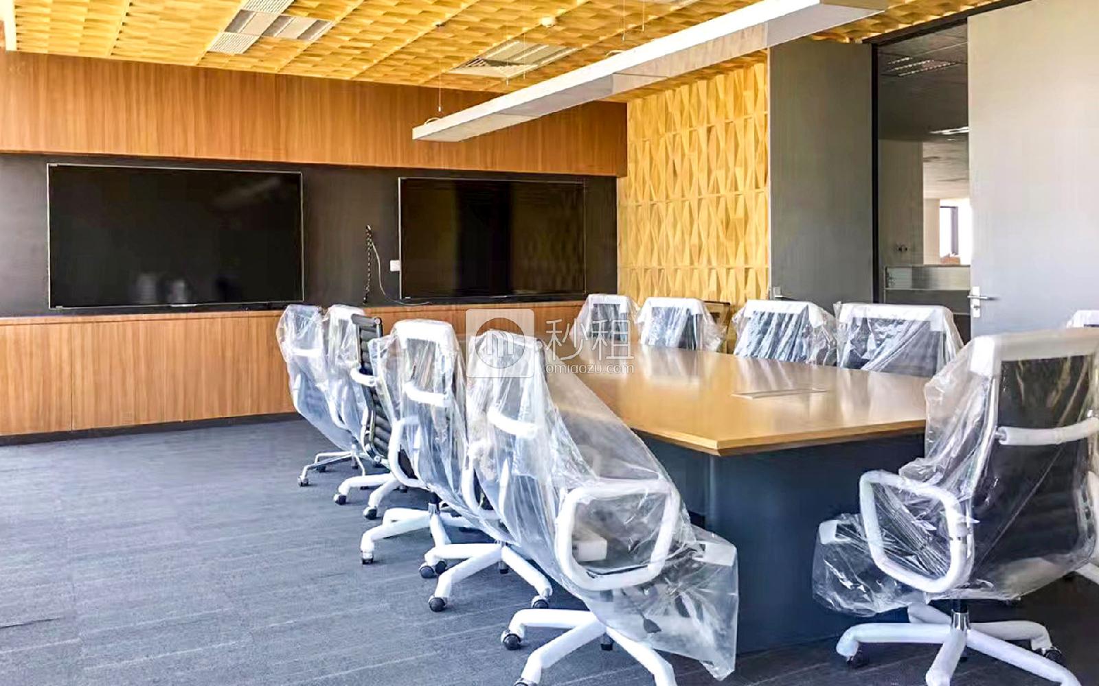 广州国际金融中心（IFC西塔)写字楼出租2300平米精装办公室550元/m².月