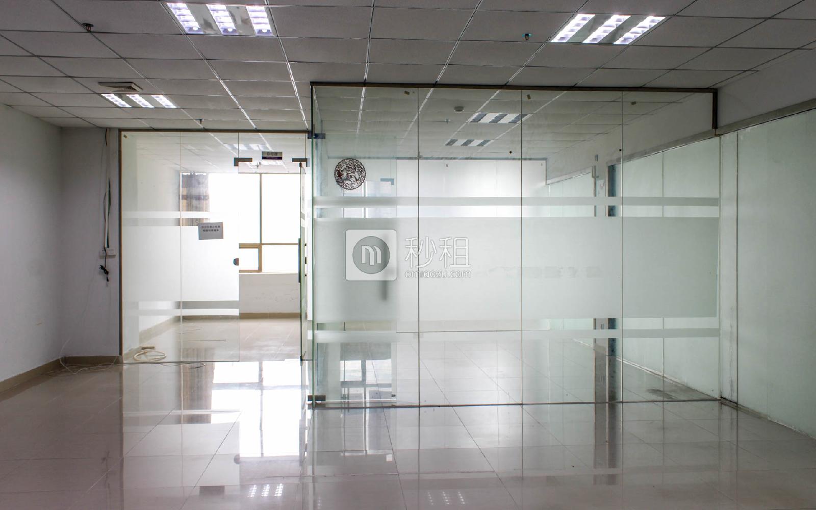 坂田集团商务中心写字楼出租189平米简装办公室65元/m².月