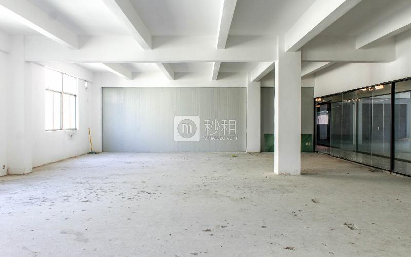 裕兴科技工业园写字楼出租450平米毛坯办公室40元/m².月