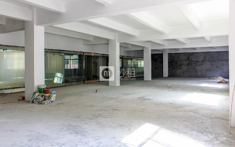 裕兴科技工业园写字楼出租600平米毛坯办公室40元/m².月
