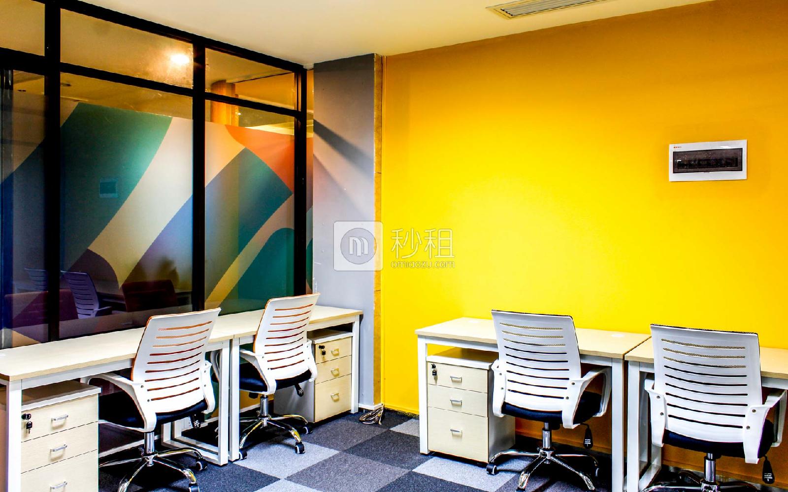 富通城-途哥沃客创业社区写字楼出租30平米精装办公室10800元/间.月