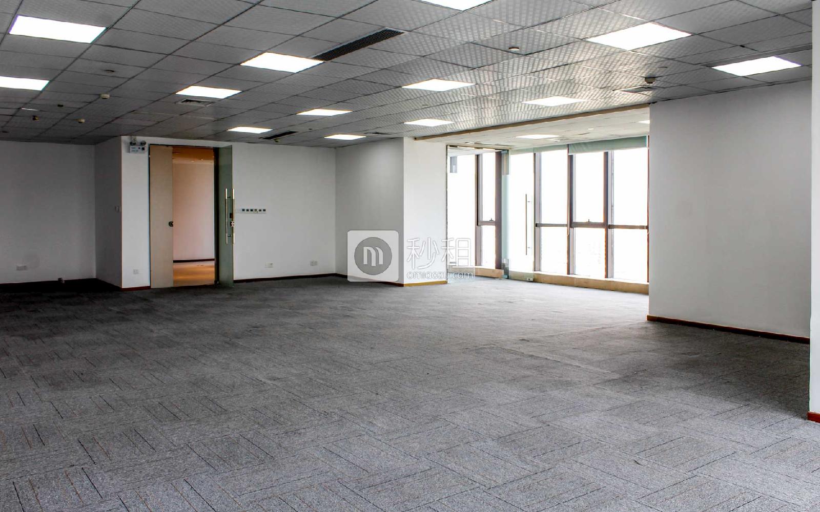 正中时代广场写字楼出租350平米简装办公室96元/m².月