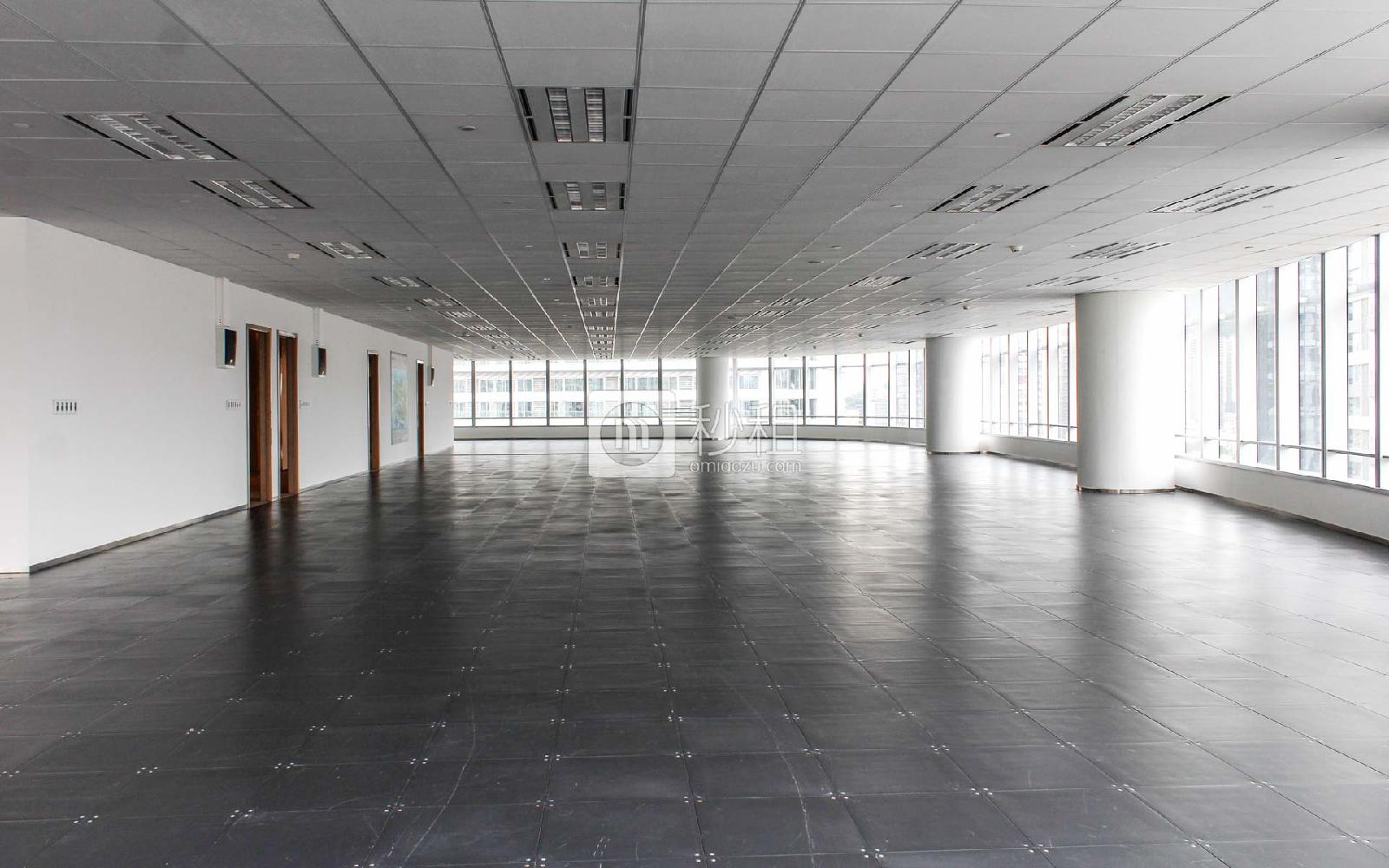 来福士广场写字楼出租2100平米简装办公室230元/m².月