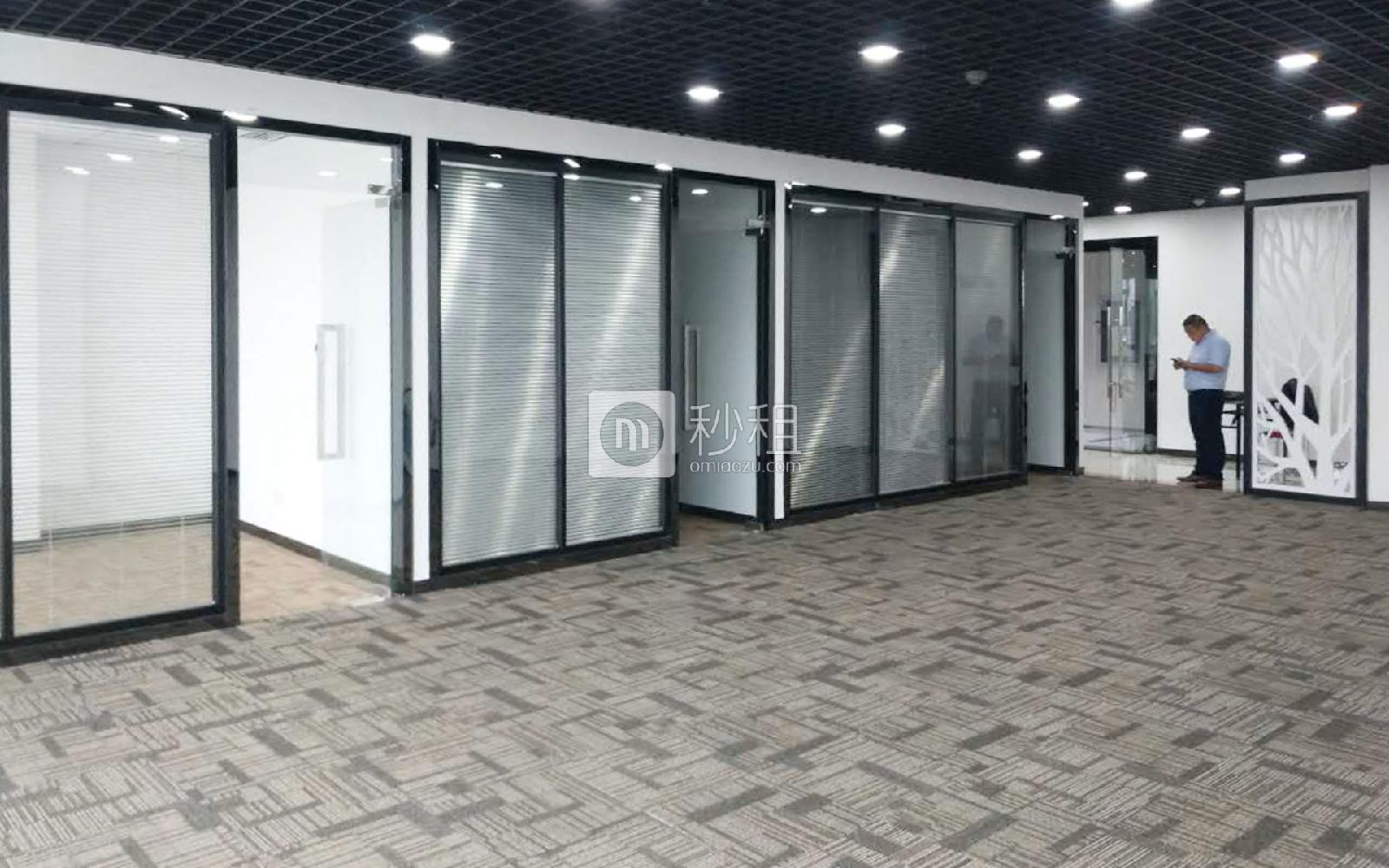 汉京国际大厦写字楼出租319平米精装办公室135元/m².月