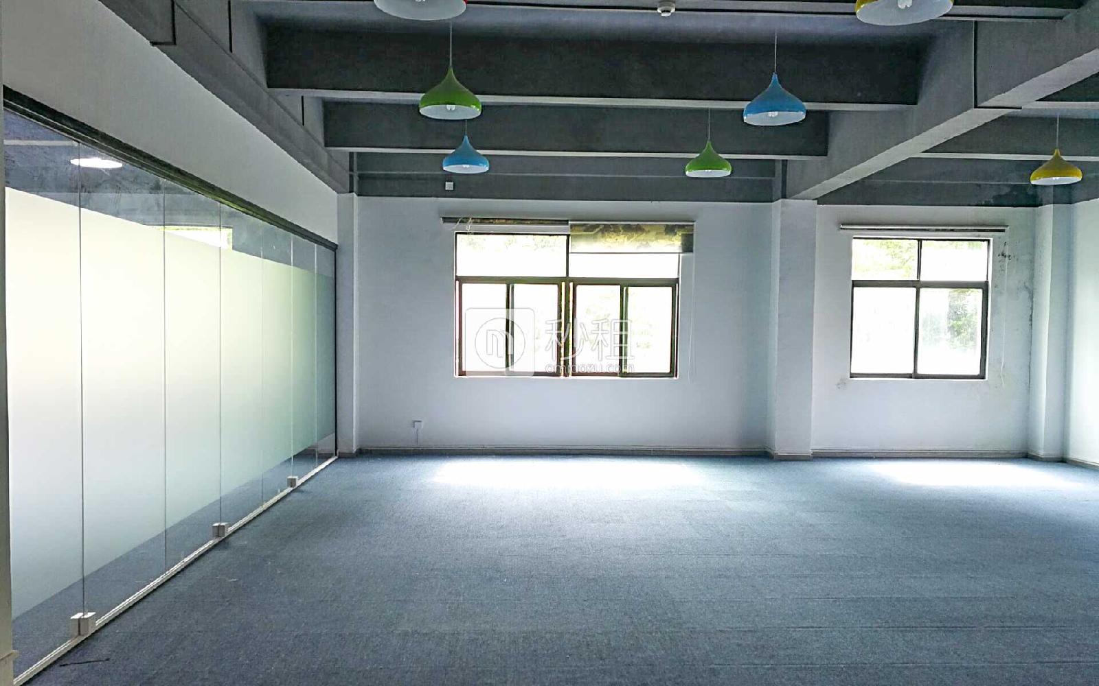 米云谷创意园写字楼出租257平米简装办公室35元/m².月