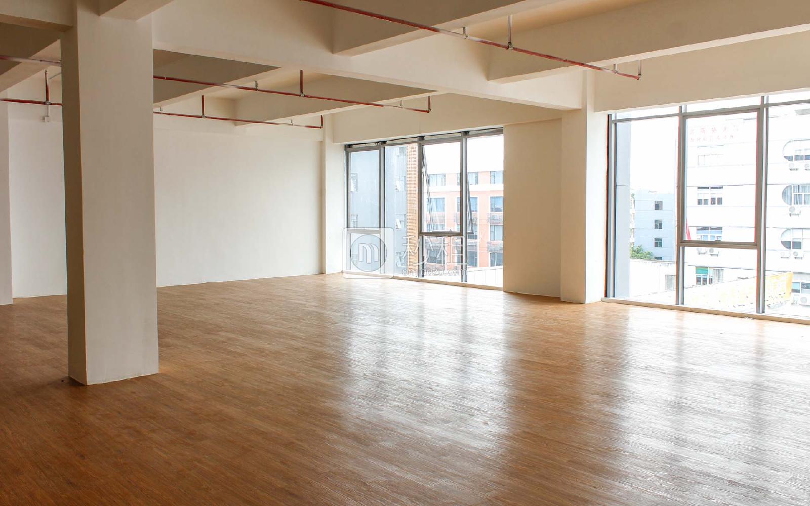 众里创业社区（兴东）写字楼出租235平米精装办公室80元/m².月