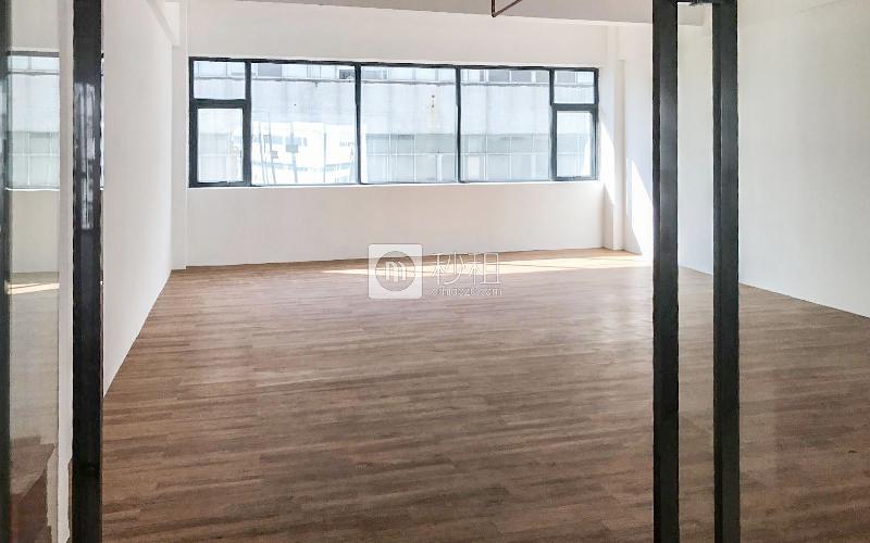 众里创业社区（兴东）写字楼出租81平米精装办公室80元/m².月