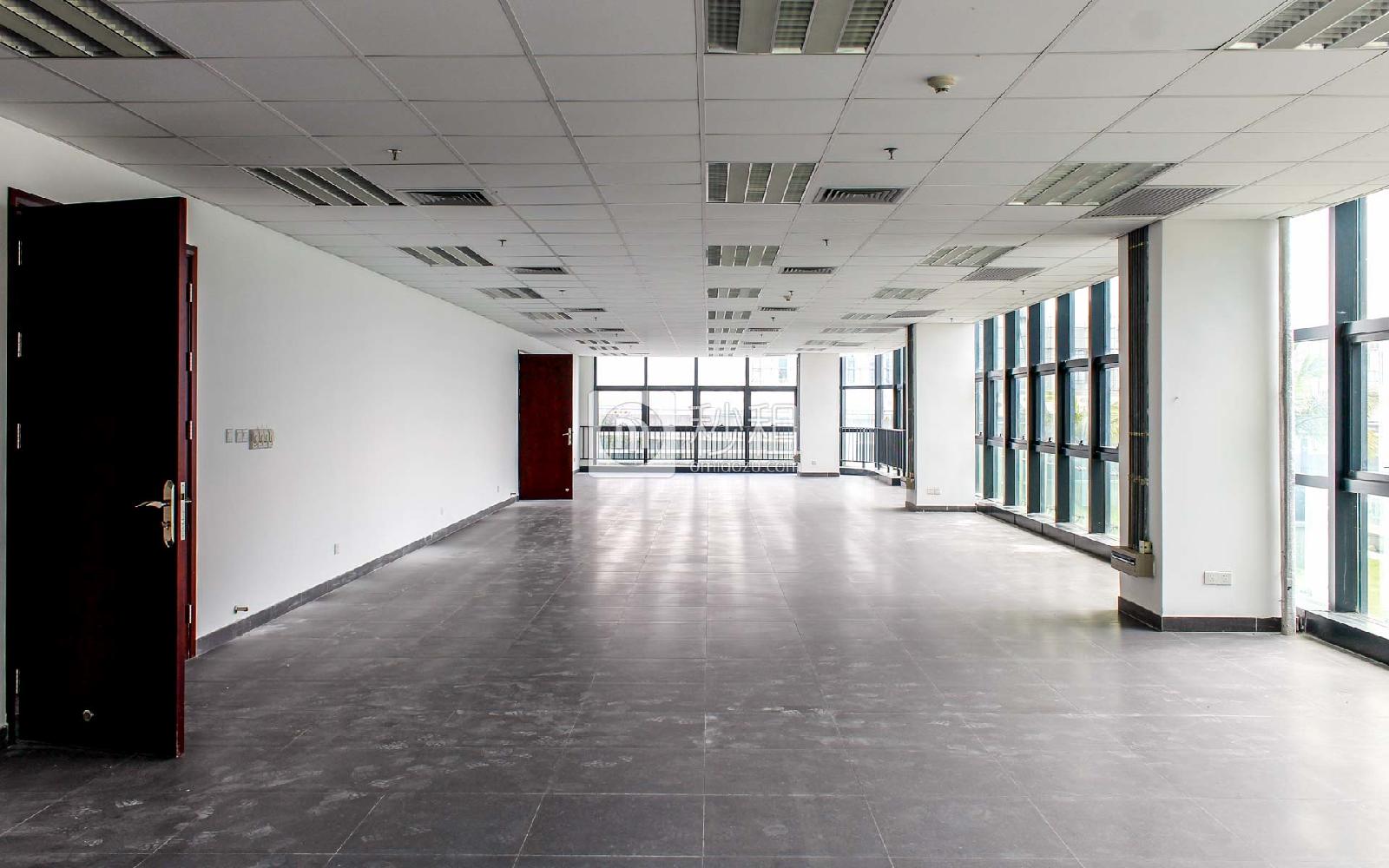 深圳机场T3.sp@ce写字楼出租238平米精装办公室79元/m².月