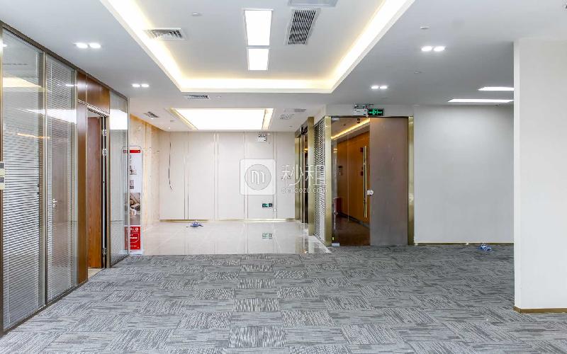 龍光世紀大廈寫字樓出租343平米精裝辦公室99元/m2.月