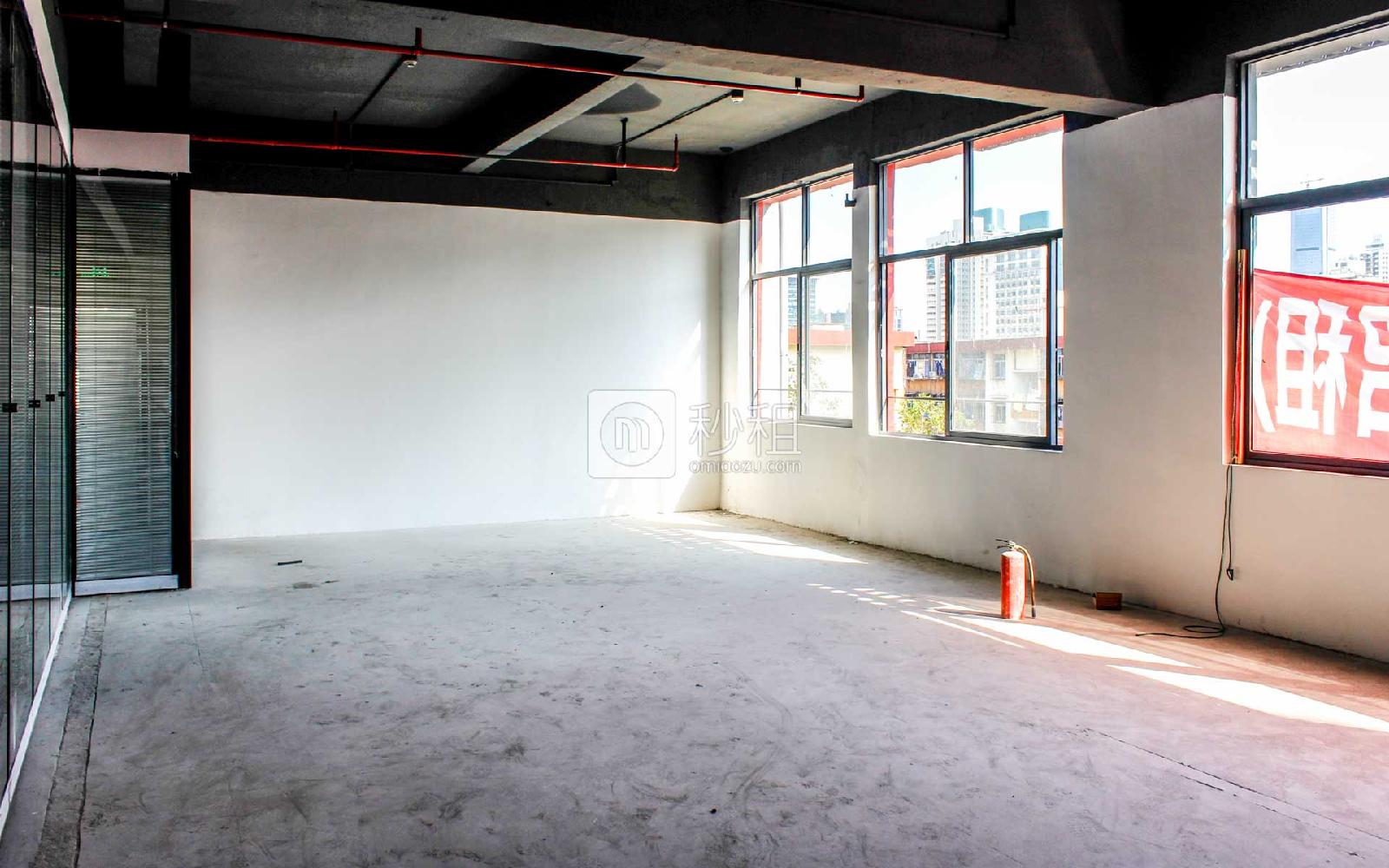八卦岭工业区511栋写字楼出租113平米简装办公室85元/m².月