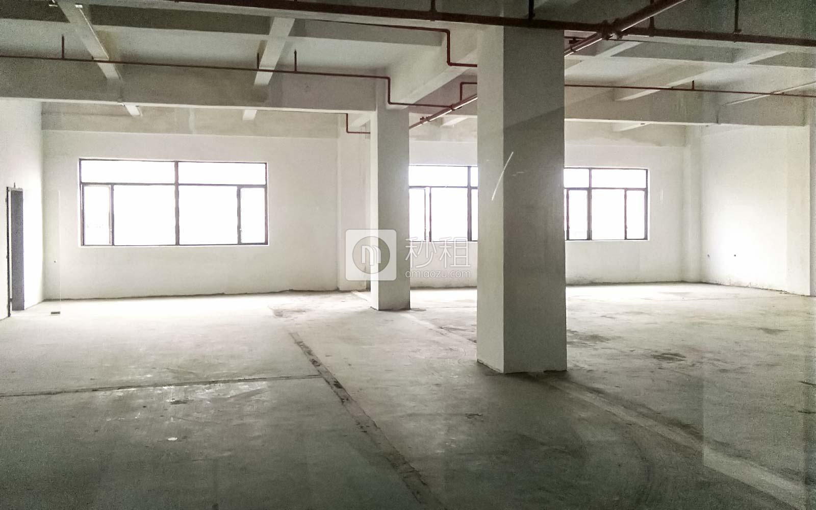 星港同创汇写字楼出租224平米毛坯办公室65元/m².月
