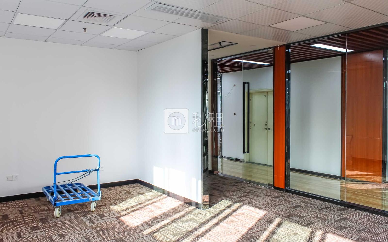 麻雀岭工业区M10栋写字楼出租125平米精装办公室99元/m².月