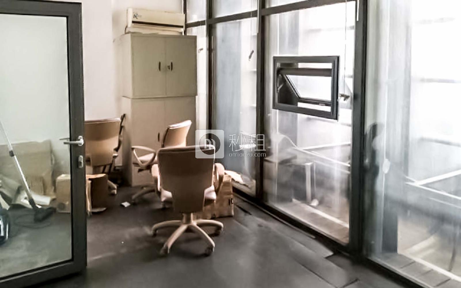 颐和国际写字楼出租214平米精装办公室5.6元/m².天