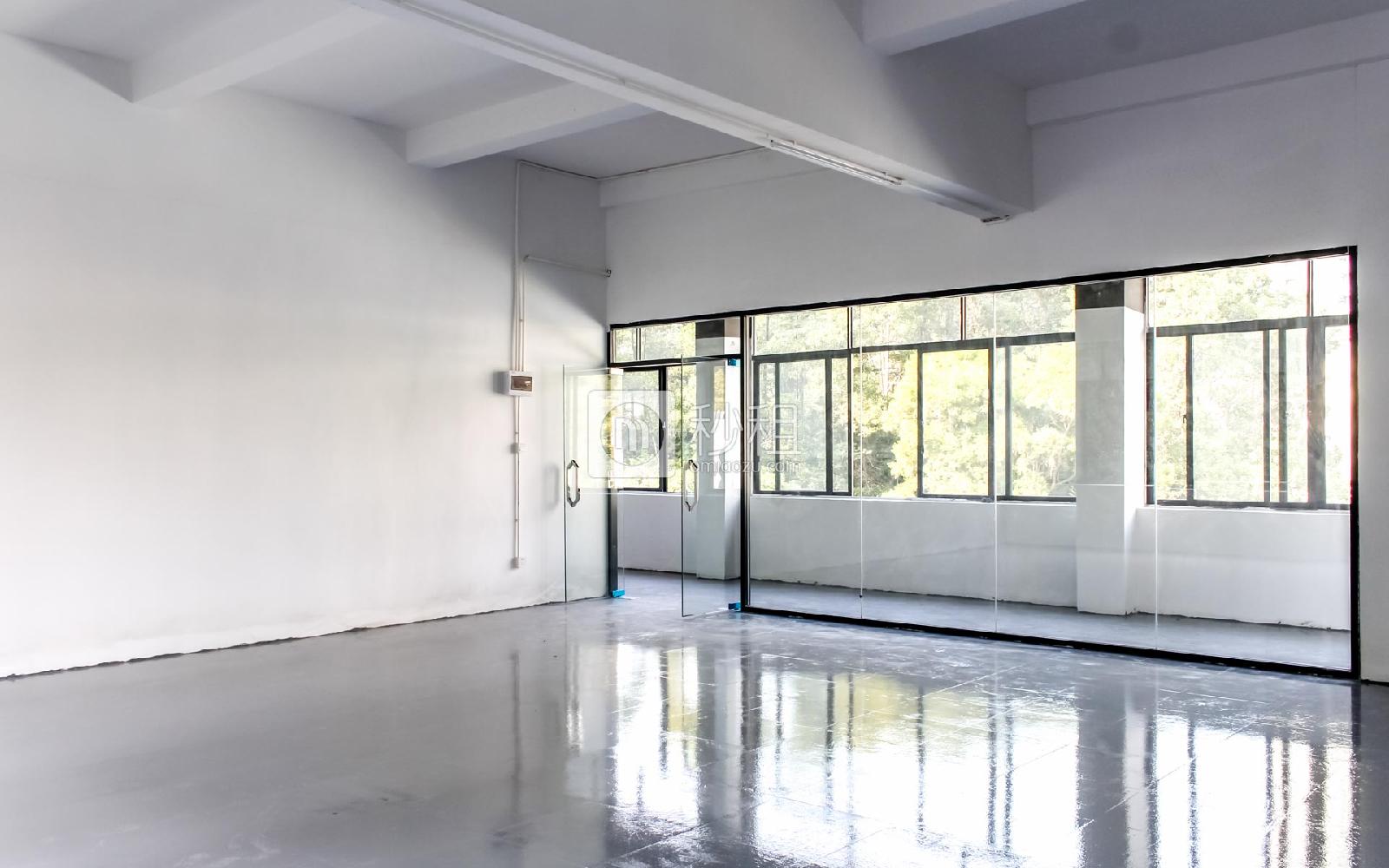 几何电商园（杨美园）写字楼出租68平米精装办公室40元/m².月