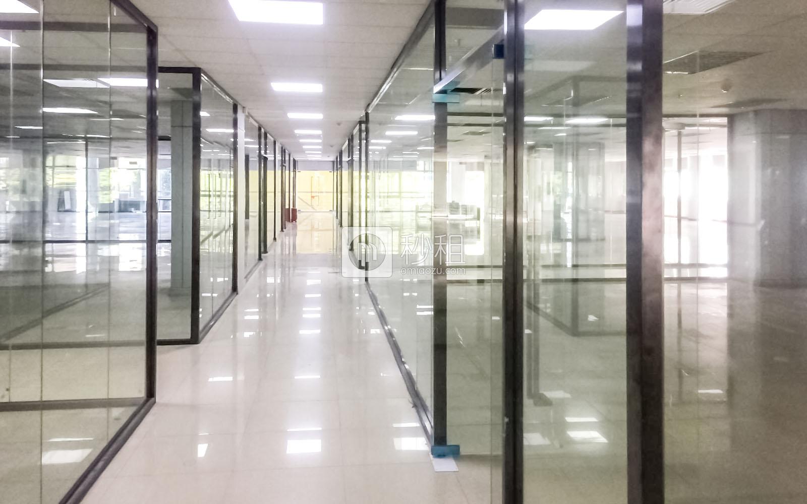 深圳科技工业园生产力大楼写字楼出租745平米简装办公室95元/m².月
