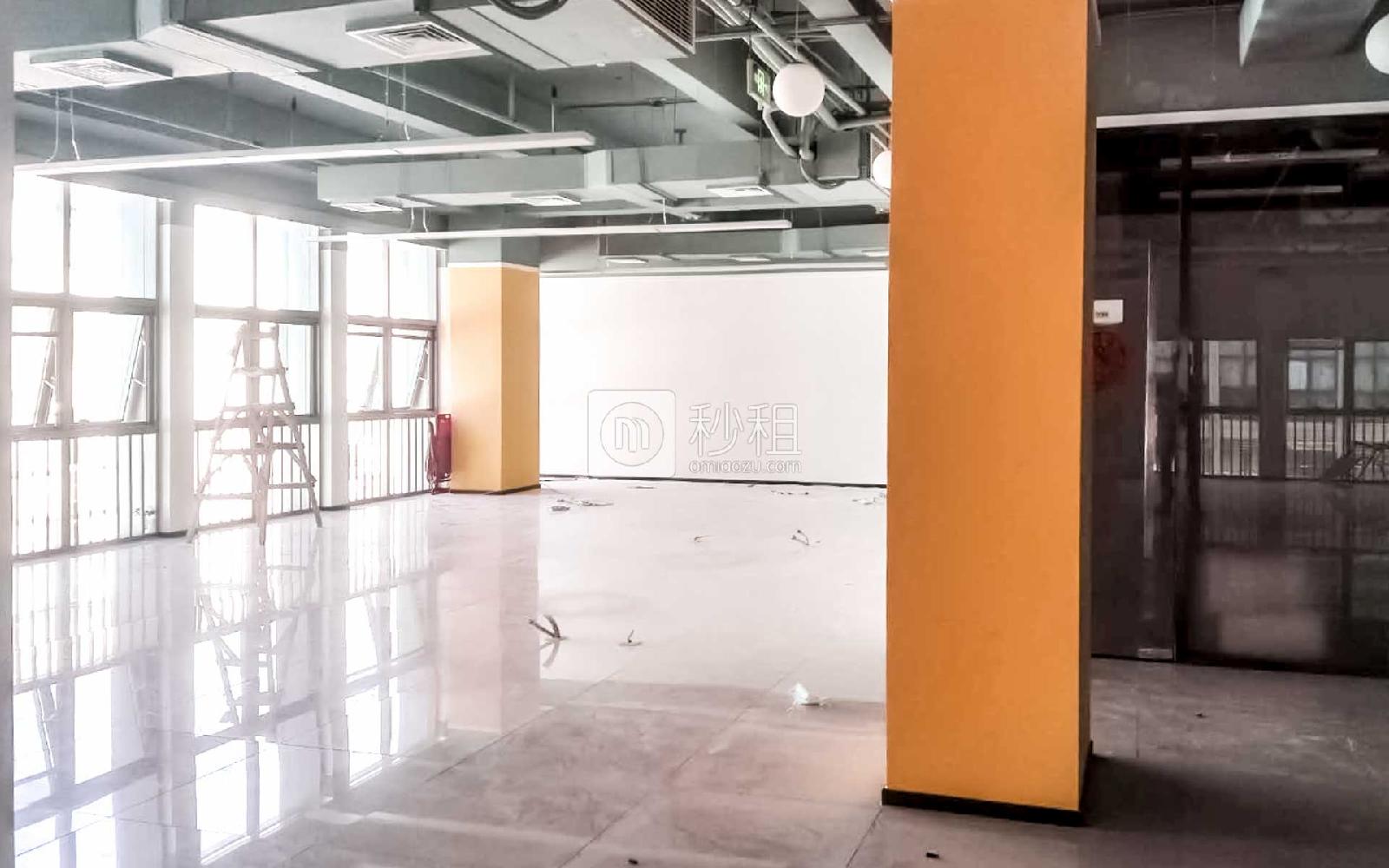 蛇口网谷-万联大厦写字楼出租315平米精装办公室135元/m².月