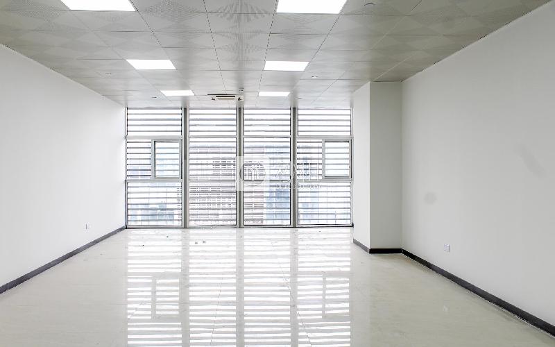 万国食品城	写字楼出租122平米精装办公室58元/m².月