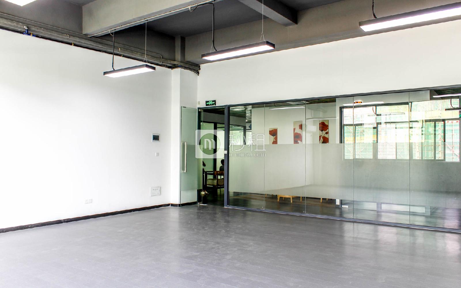 智工小镇写字楼出租122平米精装办公室60元/m².月