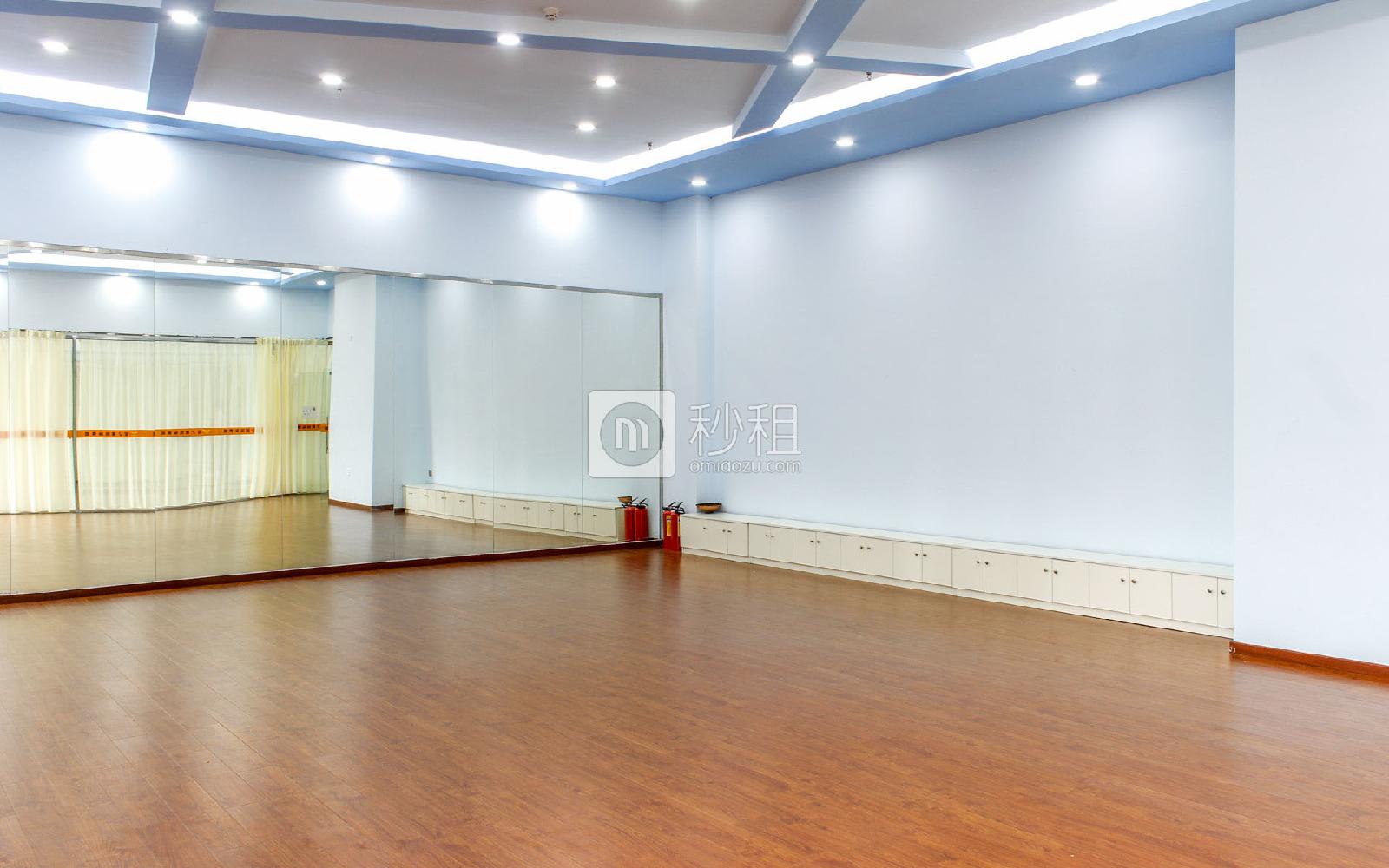 前潮国际文创谷写字楼出租256平米精装办公室70元/m².月