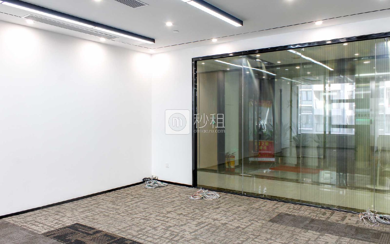 同泰时代中心写字楼出租151平米精装办公室68元/m².月