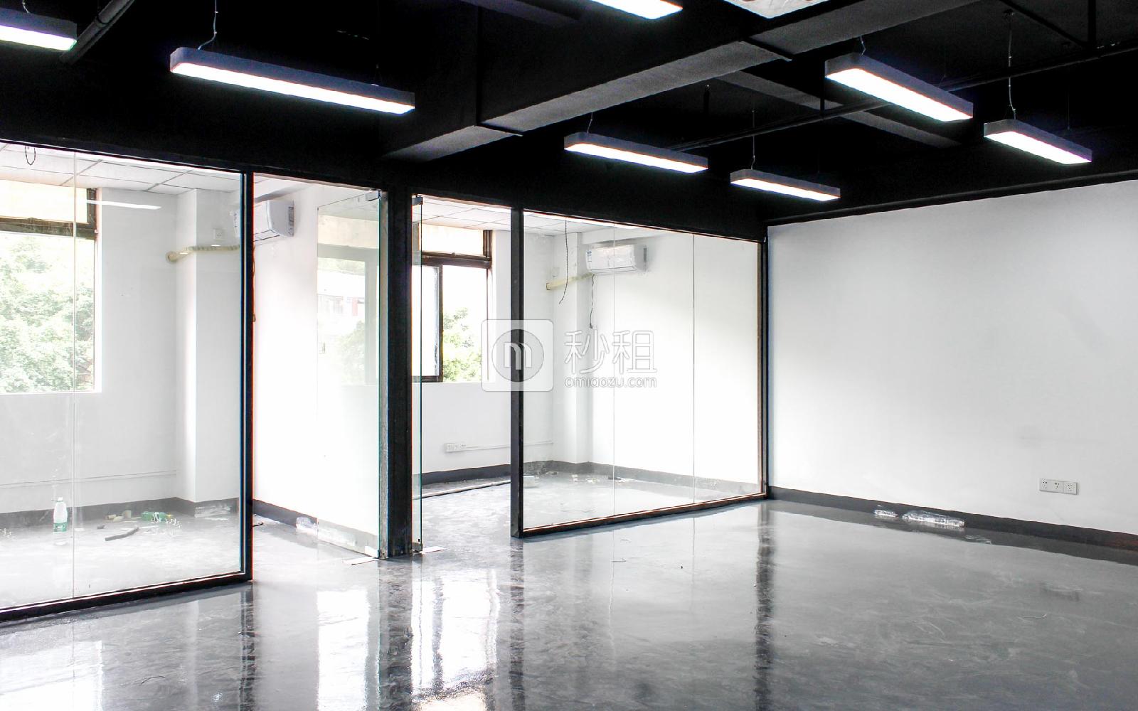 16号孵化器写字楼出租320平米精装办公室68元/m².月