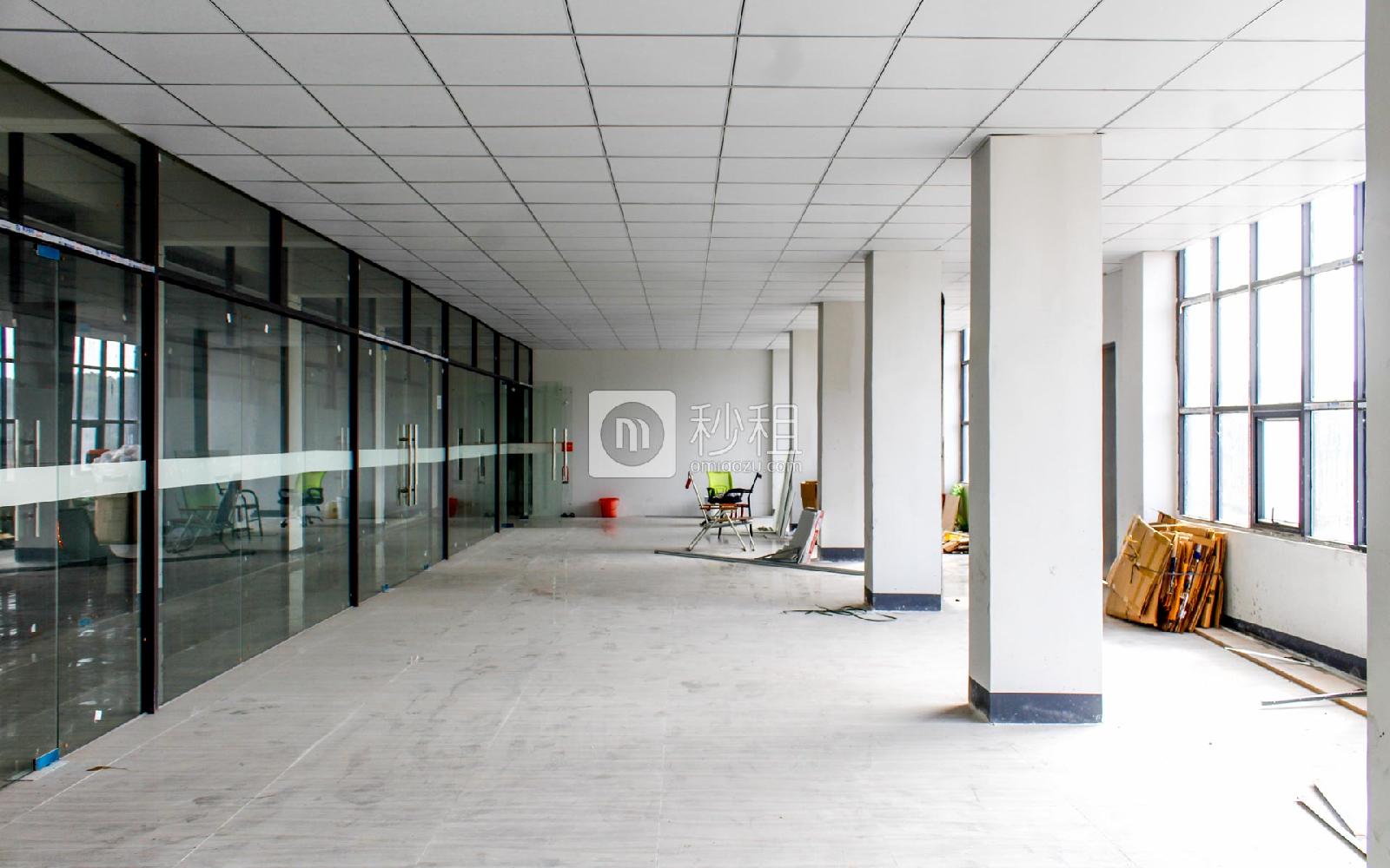 利好国际创新中心写字楼出租500平米简装办公室30元/m².月