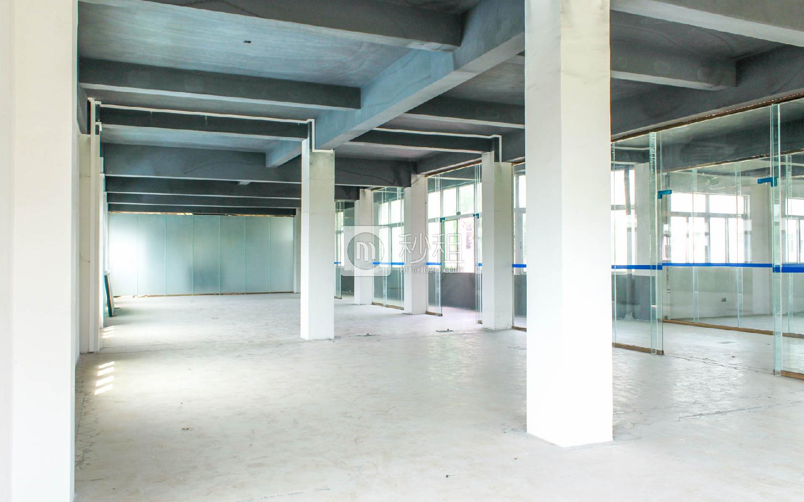 宏宇空间写字楼出租950平米简装办公室30元/m².月