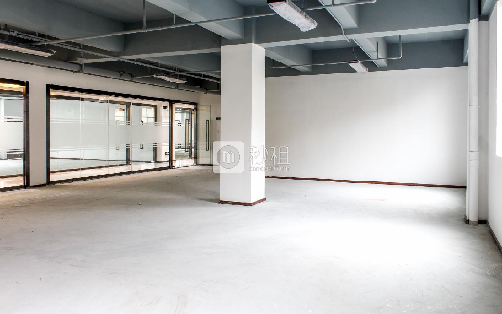 泽润中心写字楼出租236平米简装办公室55元/m².月