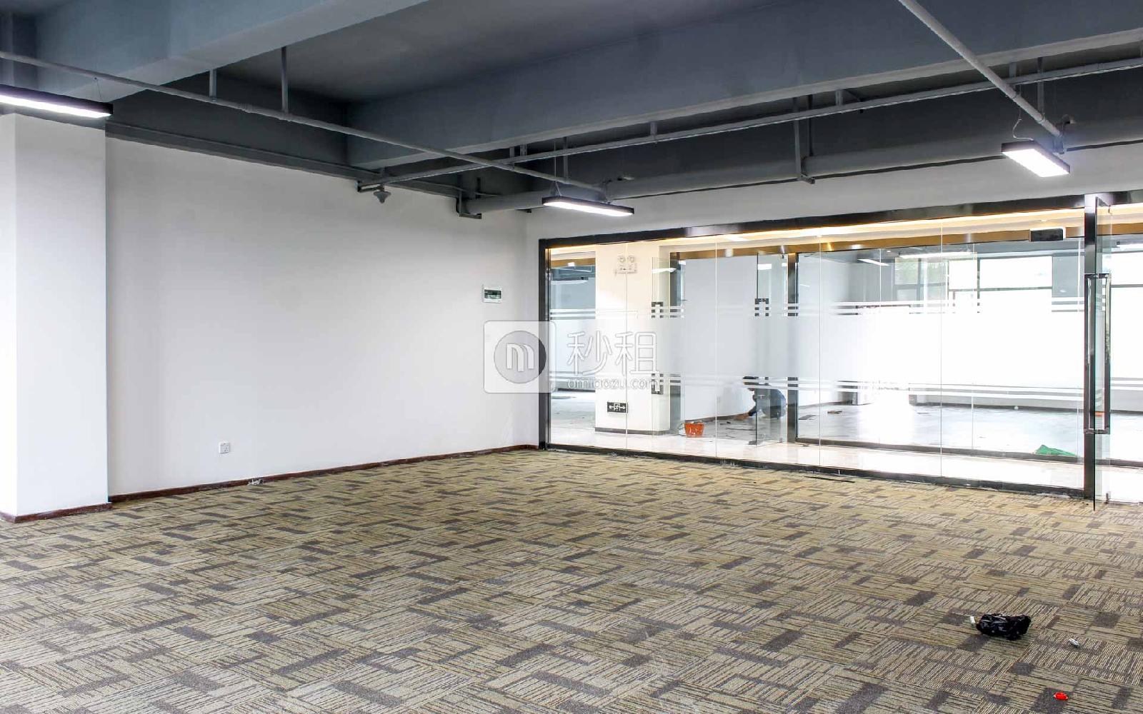 泽润中心写字楼出租146平米简装办公室55元/m².月