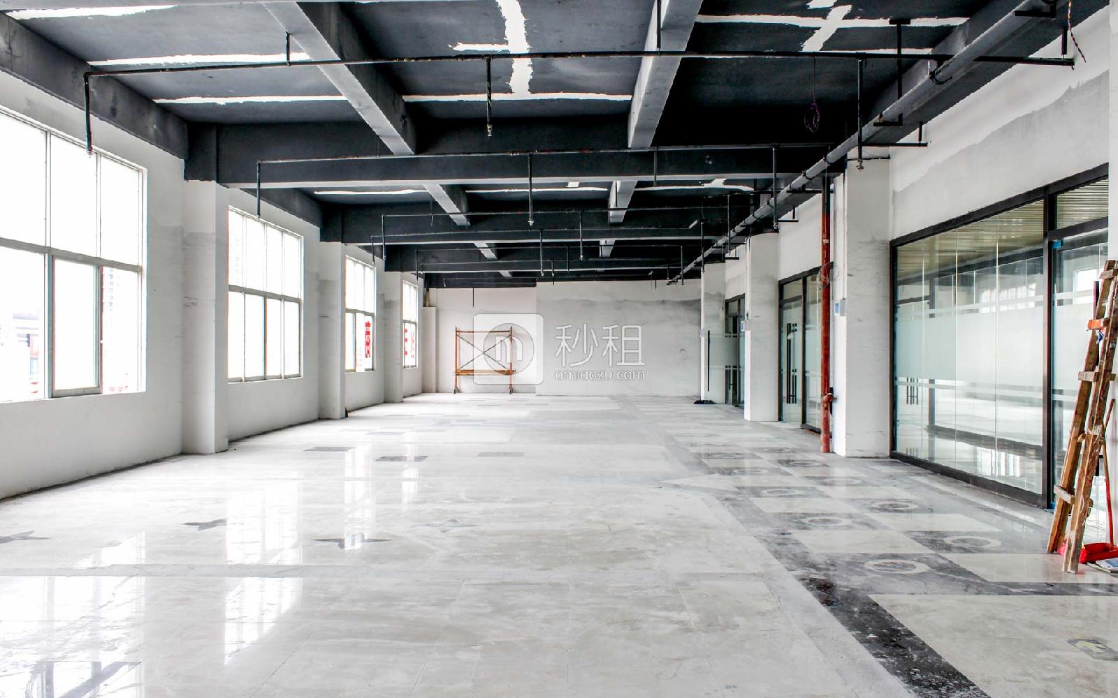 云创空间写字楼出租400平米简装办公室50元/m².月