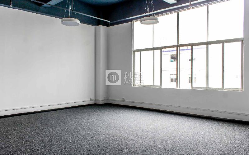 云创空间写字楼出租95平米简装办公室50元/m².月