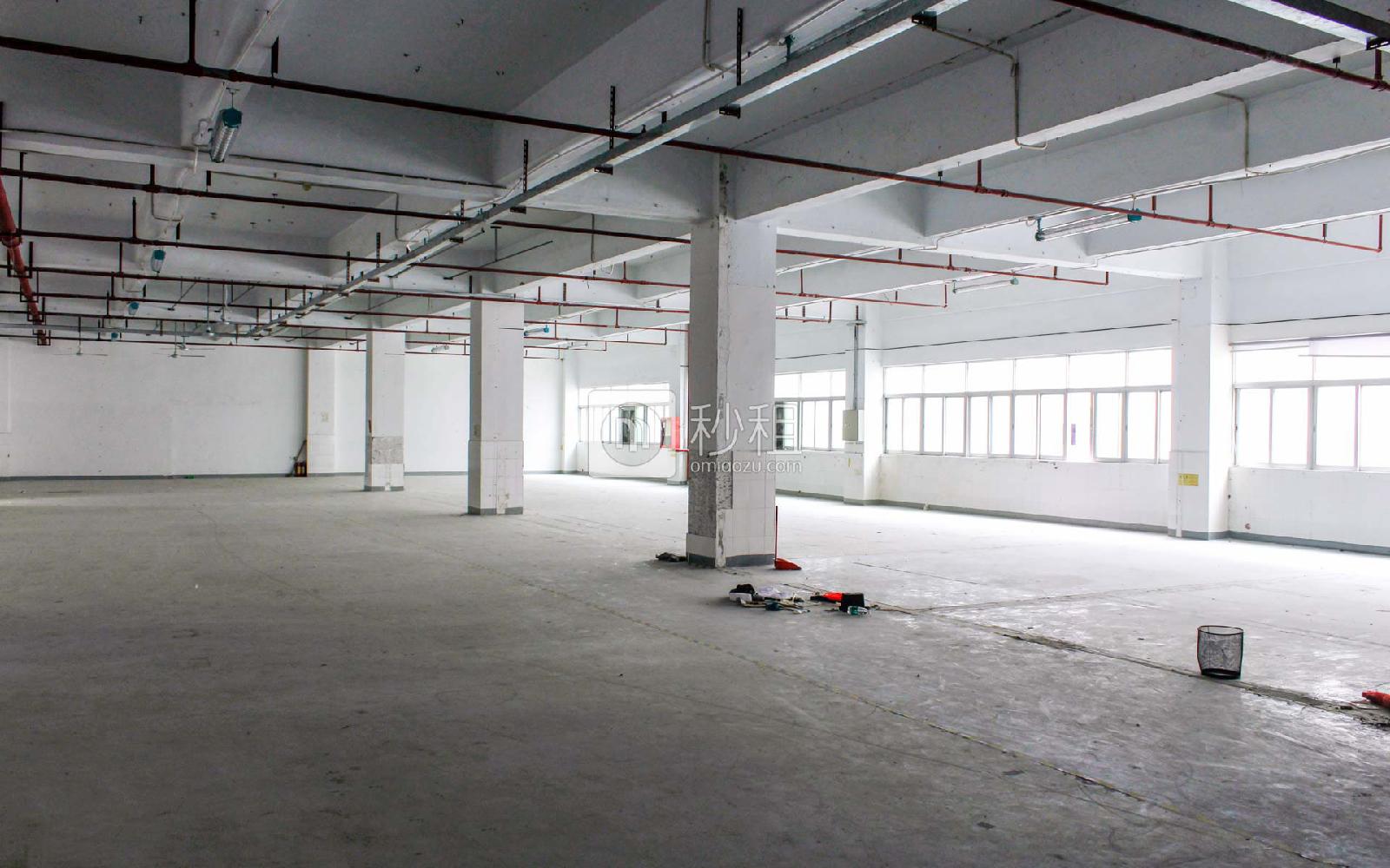 东龙兴科技园写字楼出租3280平米简装办公室33元/m².月
