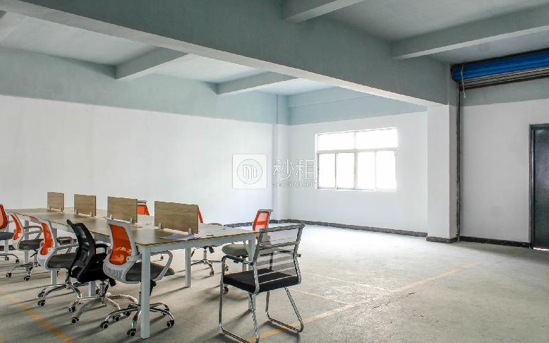 河盛大数据研发中心写字楼出租180平米简装办公室33元/m².月