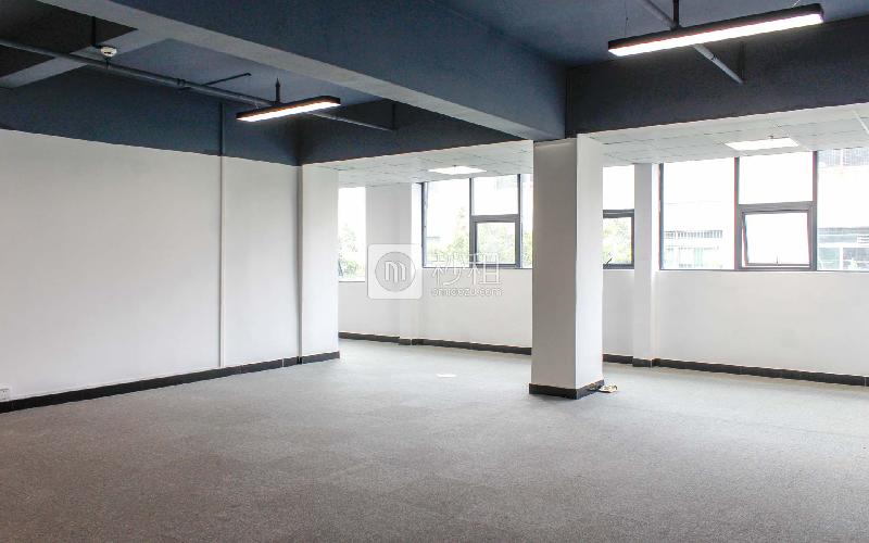 鸿滔创客大厦写字楼出租147平米简装办公室40元/m².月