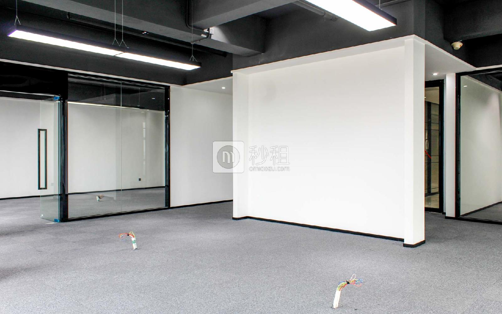 贤达会展中心写字楼出租327平米精装办公室65元/m².月