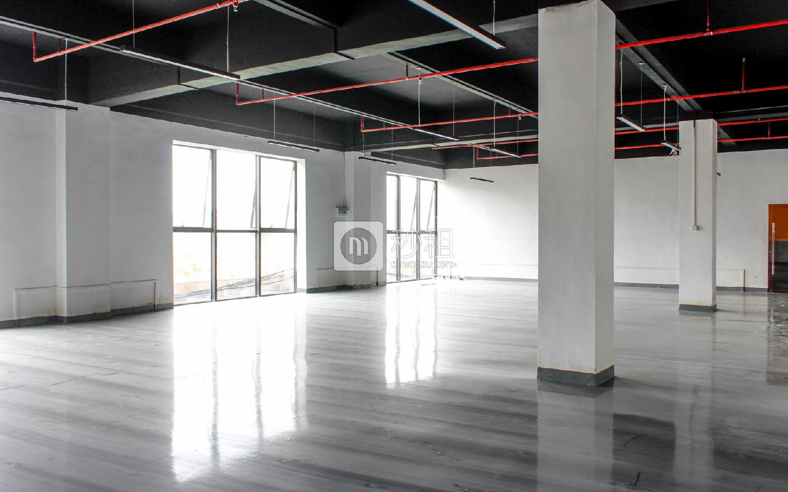 丰收.中芬智谷国际创客社区写字楼出租220平米简装办公室51元/m².月