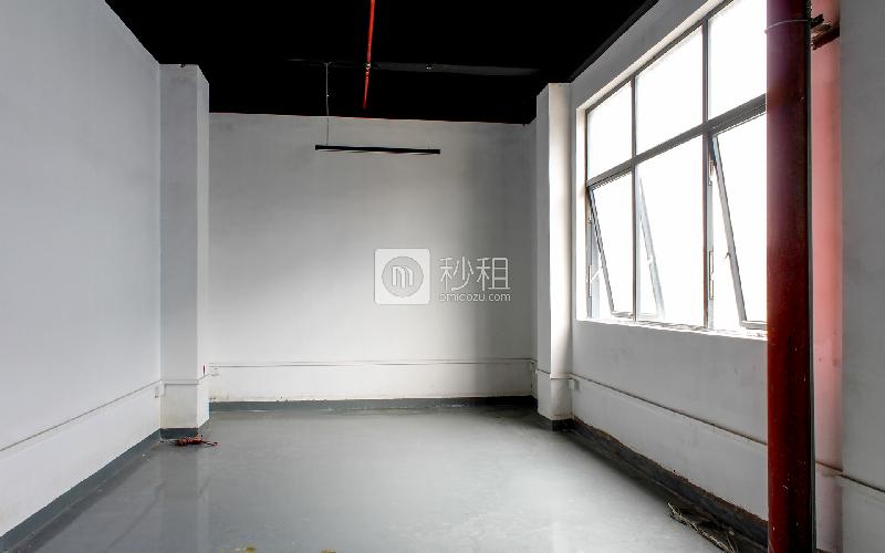 丰收.中芬智谷国际创客社区写字楼出租75平米简装办公室51元/m².月