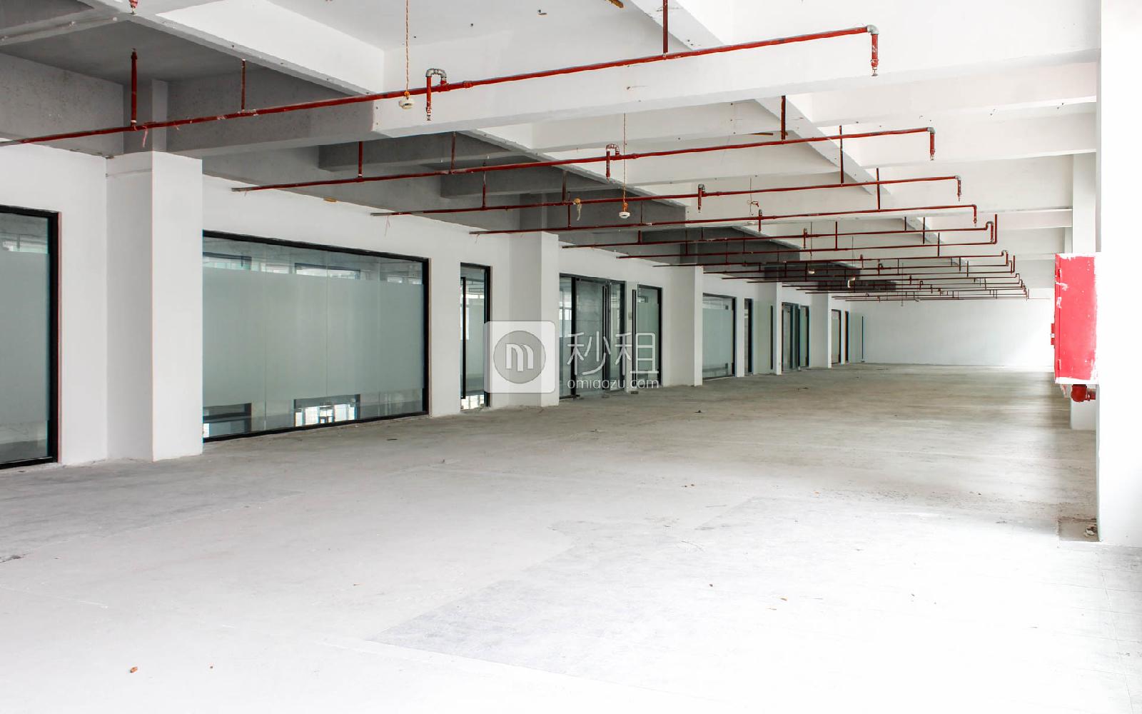 东方明工业城写字楼出租1790平米简装办公室85元/m².月
