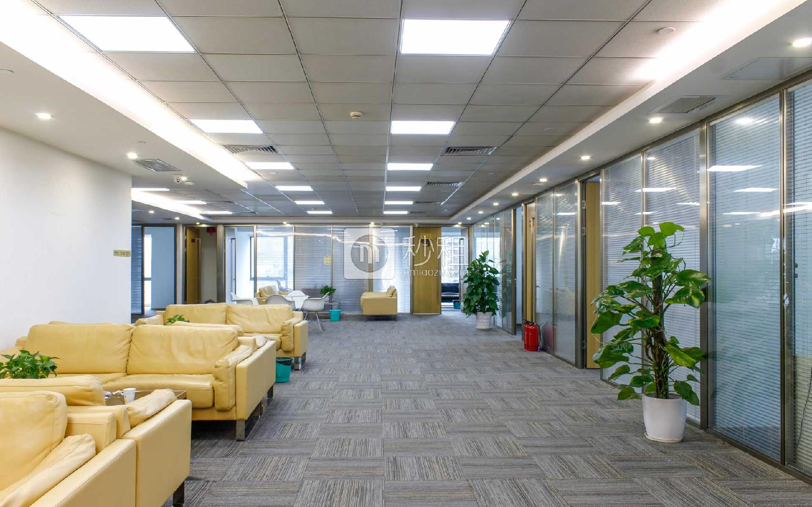 英龙商务中心写字楼出租1526平米豪装办公室178元/m².月
