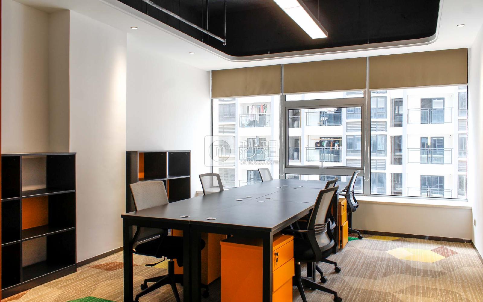 同泰时代广场-美创空间写字楼出租30平米精装办公室7200元/间.月