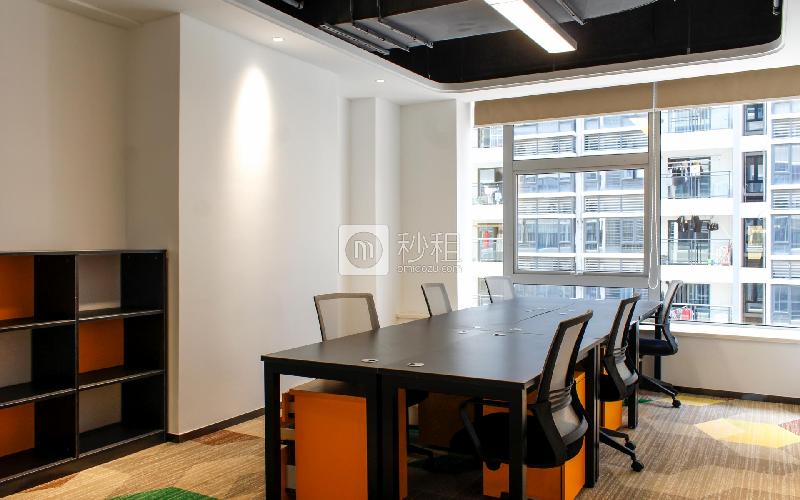 同泰時代廣場-美創空間寫字樓出租30平米精裝辦公室7200元/間.月