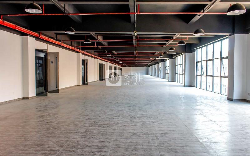 品客小镇青创城写字楼出租1800平米精装办公室90元/m².月