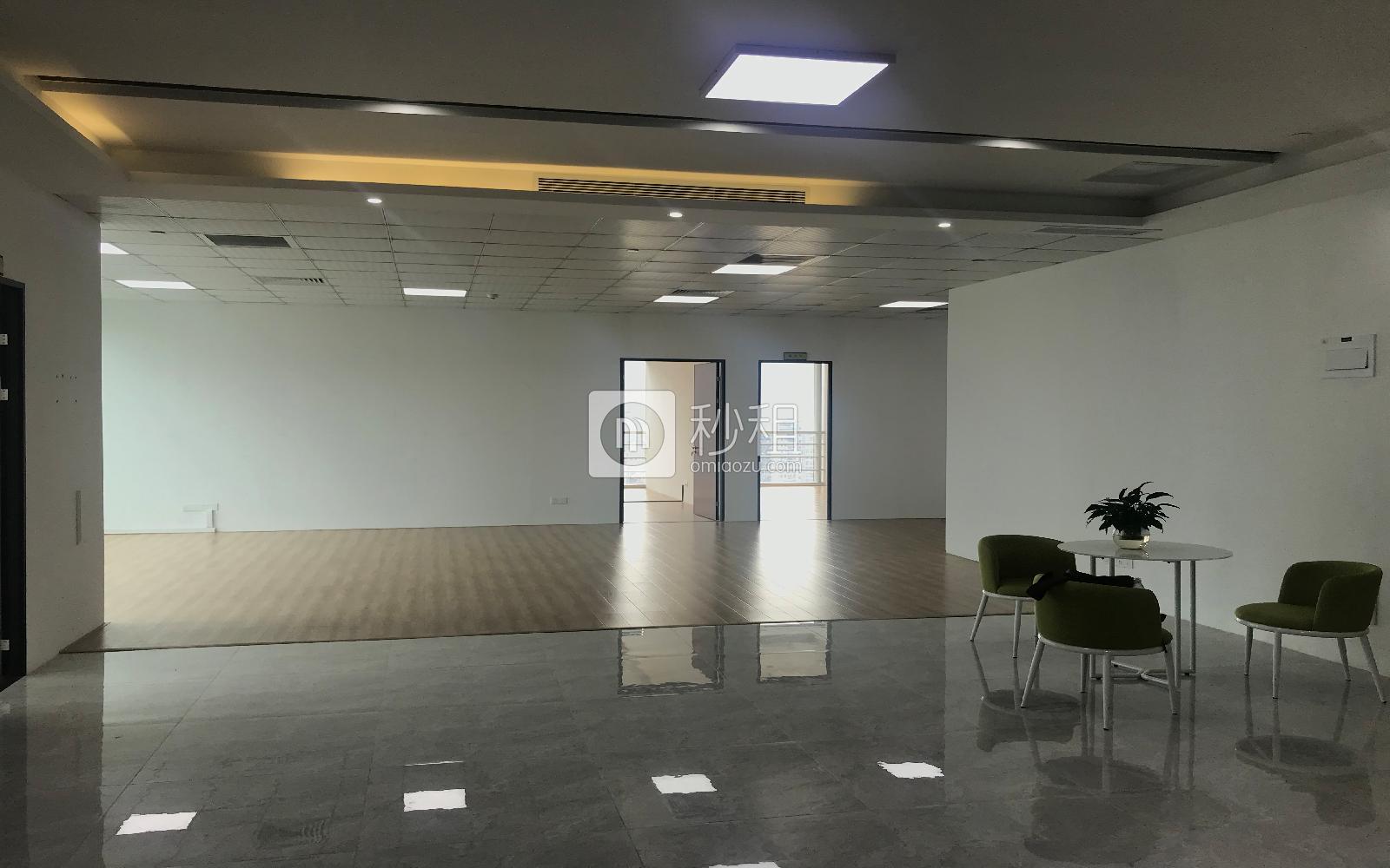 星河WORLD（一期）写字楼出租480平米精装办公室128元/m².月