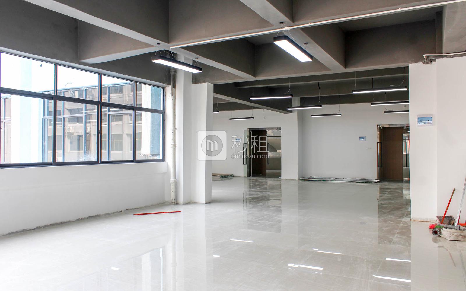 八卦岭工业区618栋写字楼出租700平米简装办公室70元/m².月