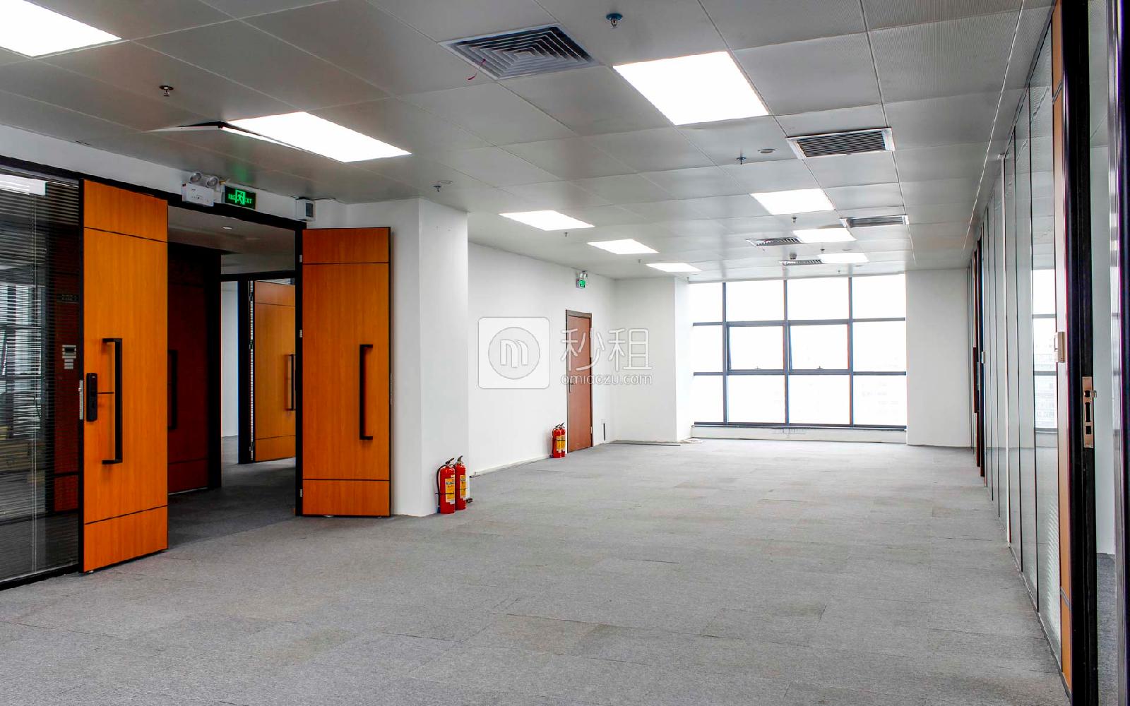 都汇中心写字楼出租400平米精装办公室135元/m².月