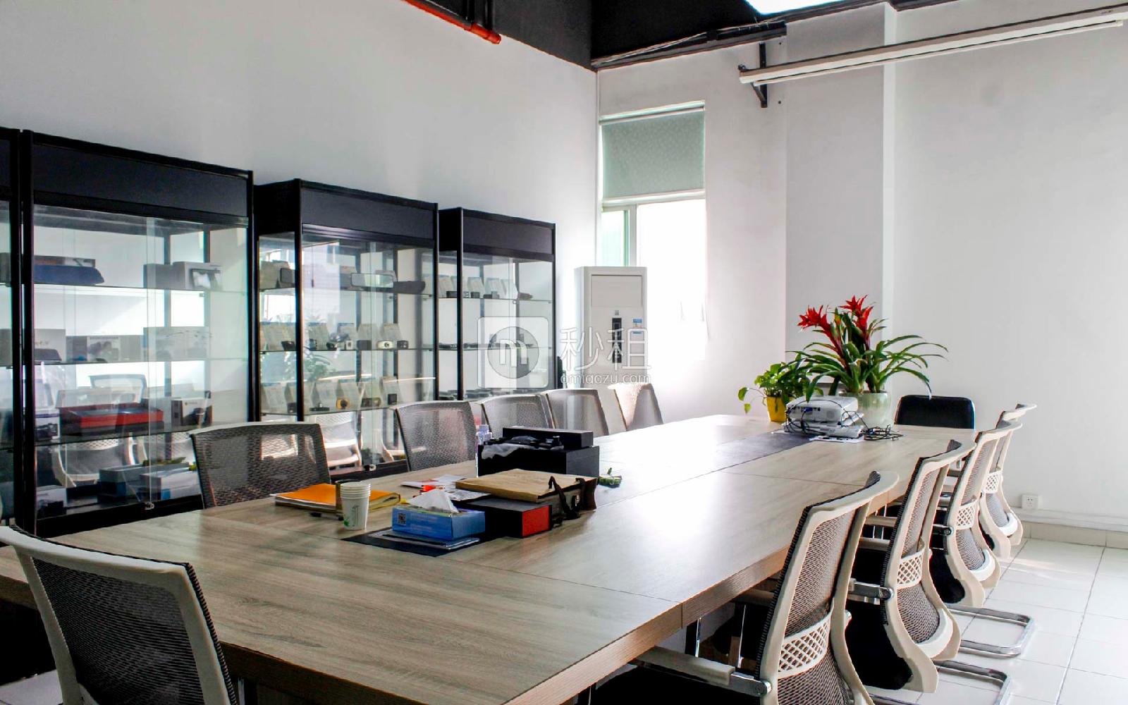 IDT研发中心写字楼出租2800平米简装办公室43元/m².月
